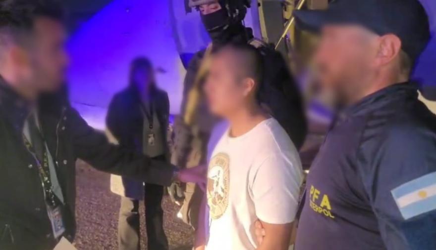 Se negó a declarar “Pequeño J” tras su llegada desde Perú y quedó formalmente imputado