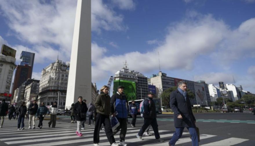 Buen clima en Buenos Aires: un lunes feriado se presta para paseos y reuniones