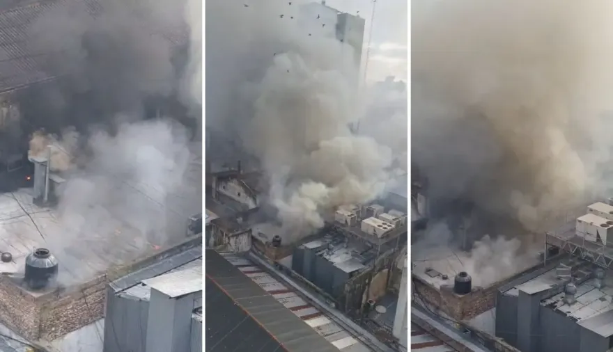 Una columna de humo en el centro de La Plata: se incendió KFC y obligó a evacuar comercios