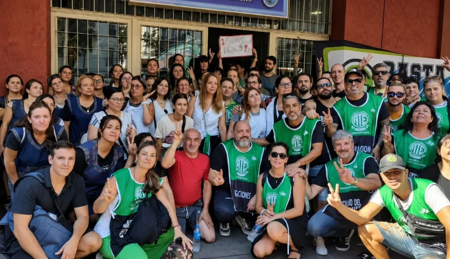 Marchan docentes del Ejército por caída salarial de 106%: cuándo y dónde