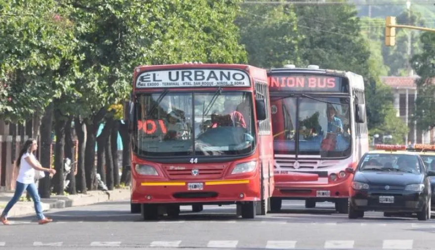 Menos colectivos y menos frecuencias: qué cambia desde la próxima semana en el interior