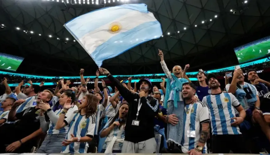 El Mundial también se juega en el dólar: cuánto gastarían los argentinos en EE.UU.