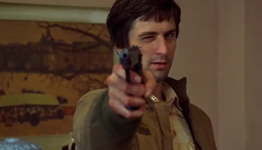 Santiago Caputo publicó una escena de Taxi Driver tras el ascenso de Santilli