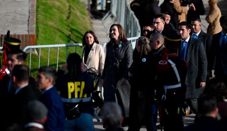 Villarruel profundizó la distancia con Milei y lanzó una dura crítica contra Adorni