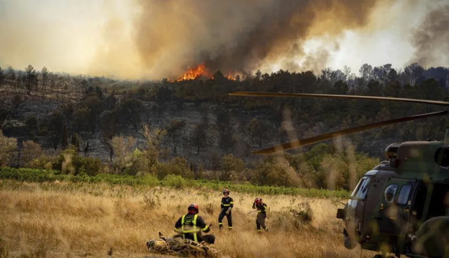 Europa combate incendios récord mientras miles de personas son evacuadas