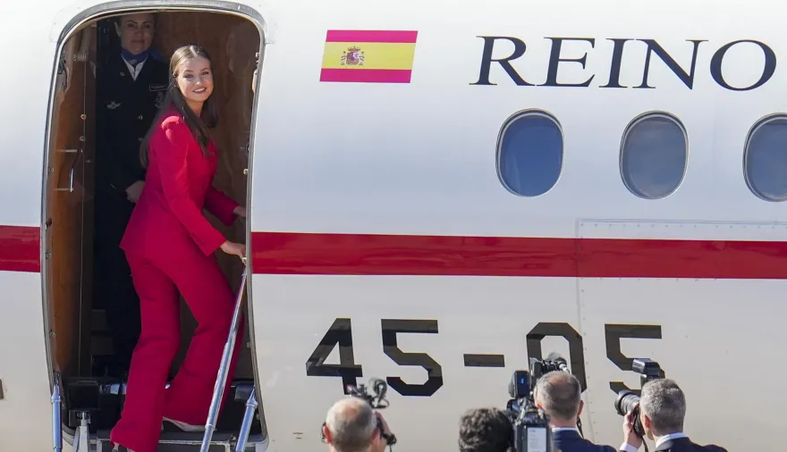Dos aviones para una Corona: por qué Felipe VI y Leonor viajaron separados