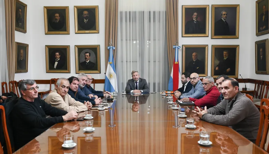 Crisis en Granja Tres Arroyos: Frigerio explora alternativas con los gremios