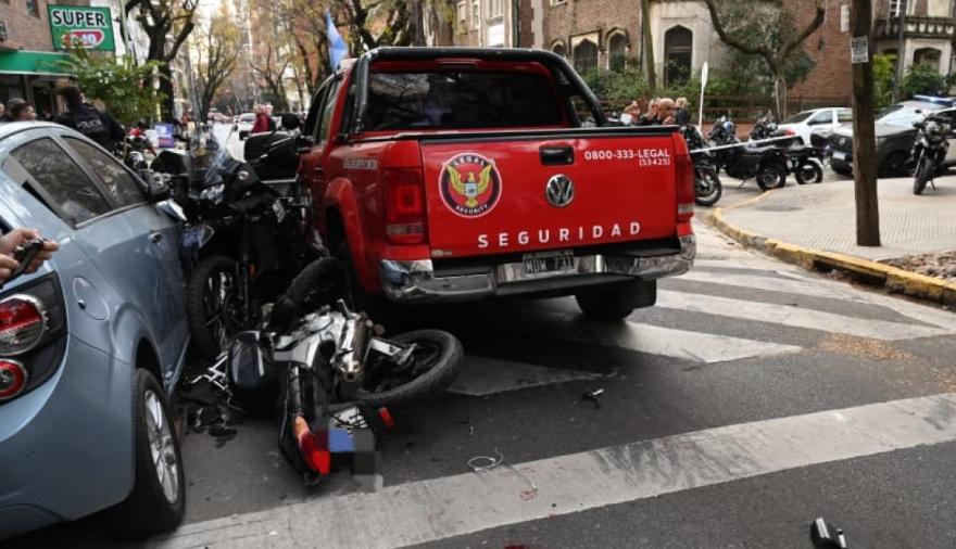 Flores: una persecución terminó con un violento choque y dos motochorros detenidos