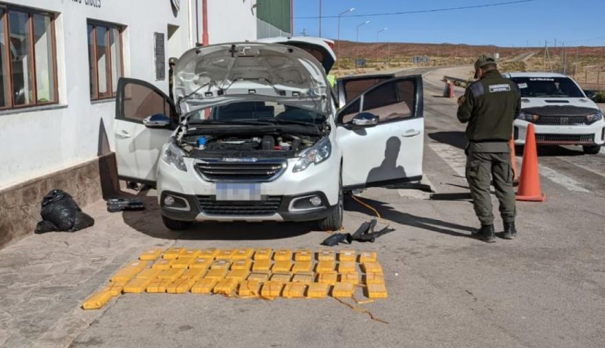 La pista de un auto con un cargamento oculto destapó el entramado de un clan narco