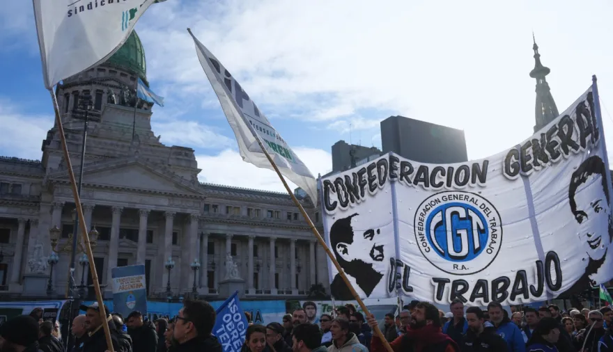 5,3 millones de personas en rojo: el impacto real del reclamo de la CGT