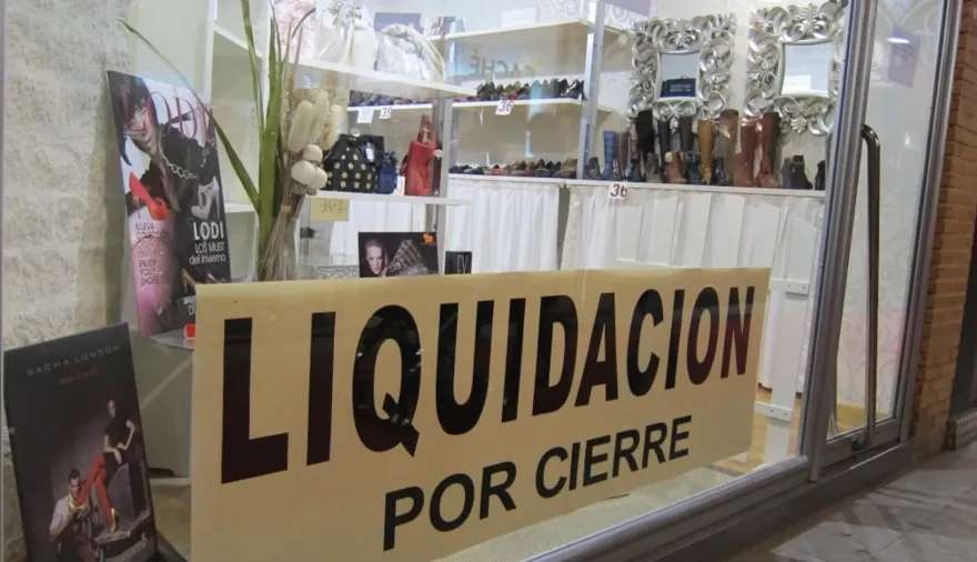 Cierres de empresas en Argentina: casi 80 por día bajaron sus persianas en mayo