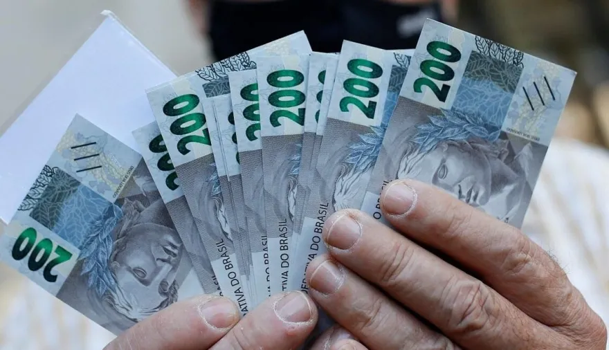 Brasil registra déficit de USD 8.110 millones, pero todavía lo cubre con inversión externa