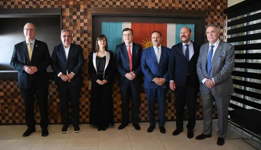 Santilli va por un acuerdo clave: cómo intenta Milei sumar respaldo provincial