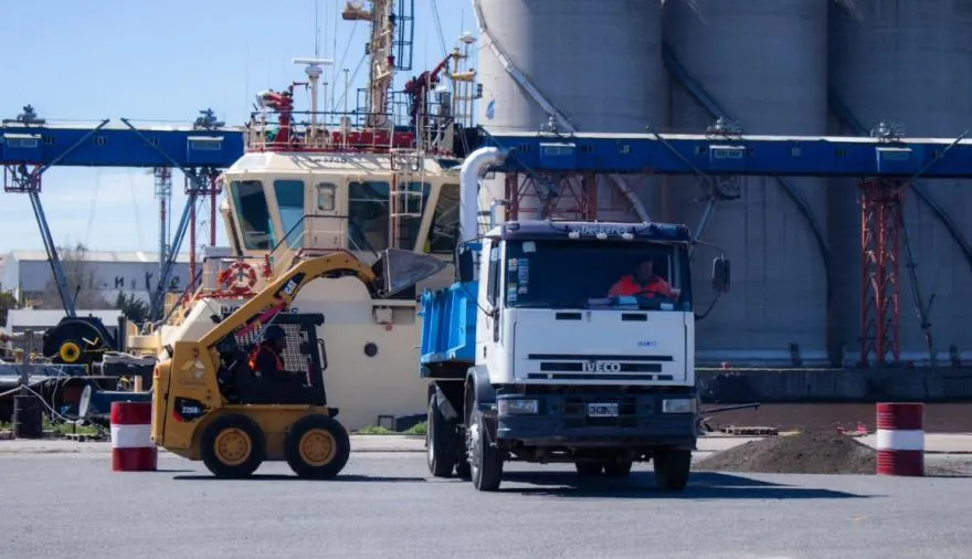 “Hace ruido”: el polémico uso de fondos del Puerto Quequén que encendió al campo