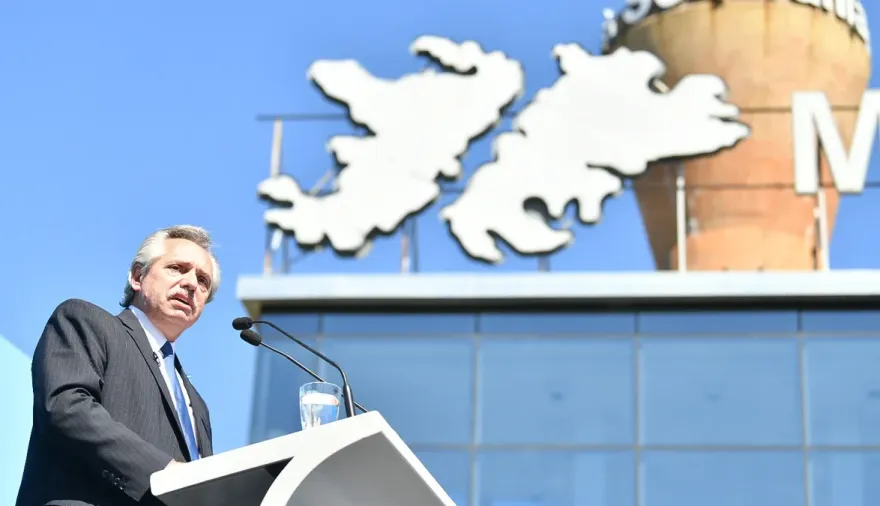 Alberto Fernández cruzó a Milei por Malvinas y apuntó contra la compra de los F-16
