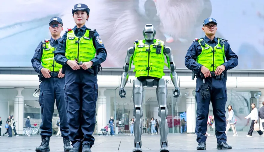 China acelera el desarrollo de robots humanoides para futuros combates