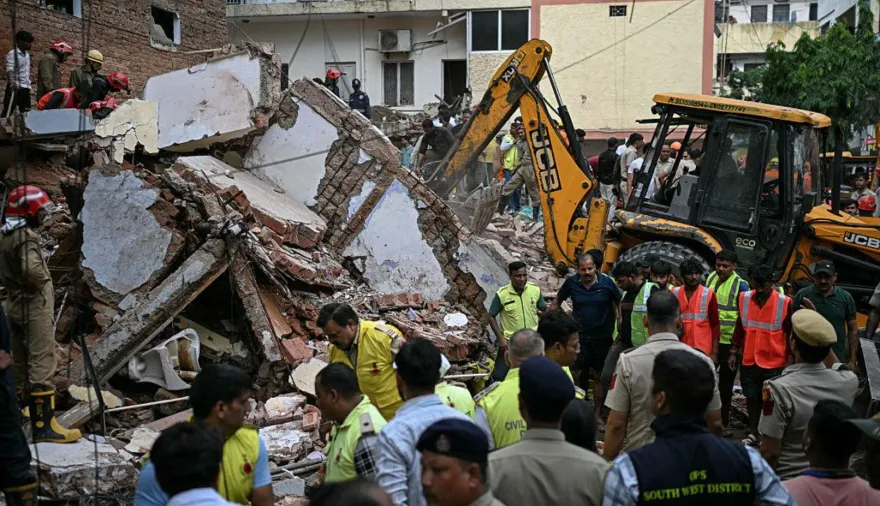 Derrumbe en Nueva Delhi dejó siete muertos y abrió una investigación por irregularidades