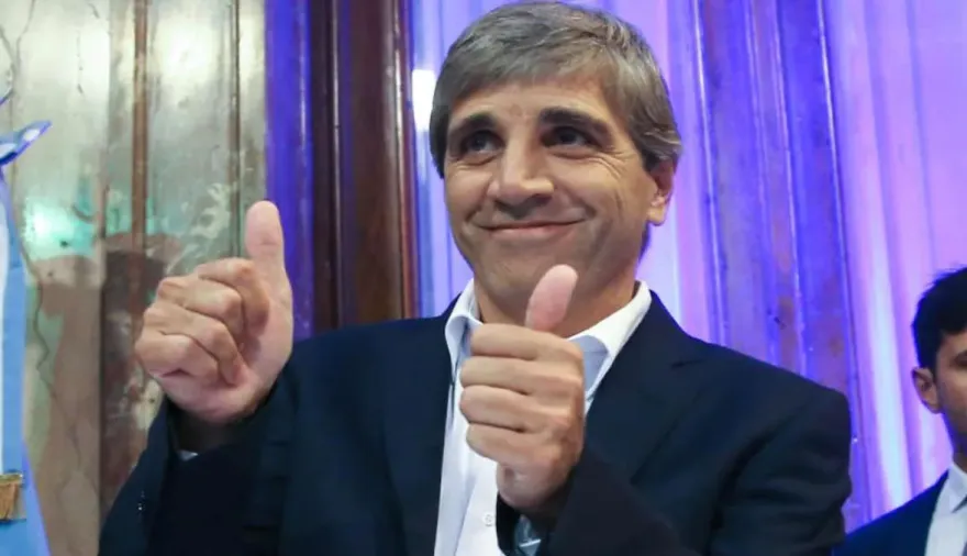Caputo volvió a mendigar los dólares del colchón: ¿única solución bajo la manga?