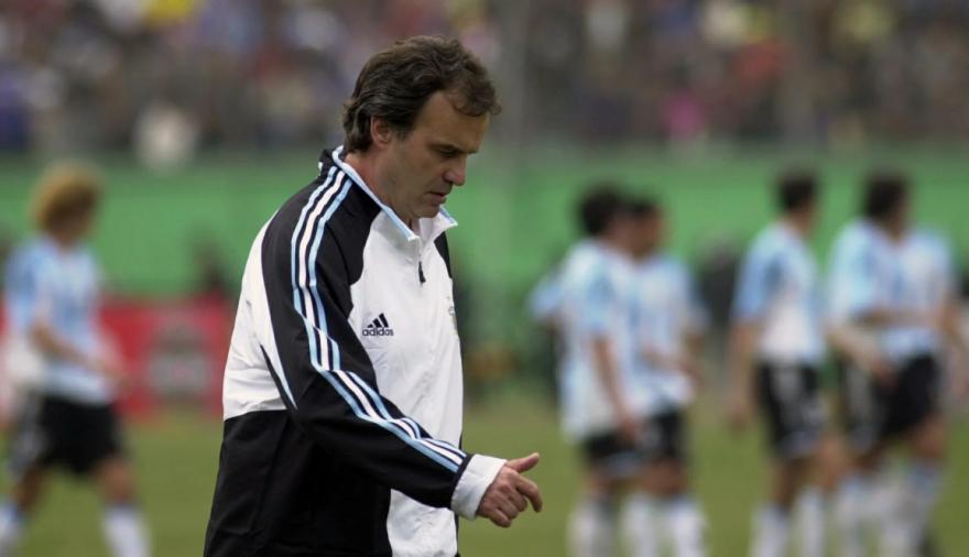 A 22 años de la salida de Bielsa de la Selección Argentina: cómo fue el último partido