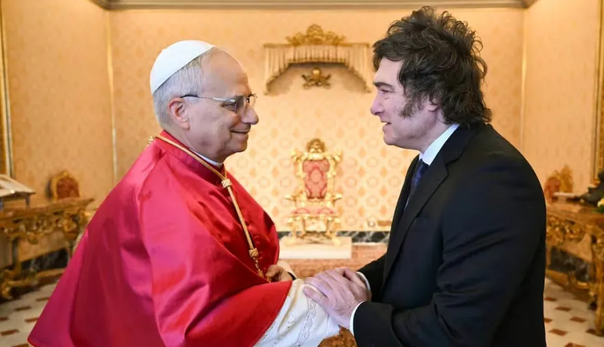 Milei le deseó una pronta recuperación al papa León XIV antes de su operación