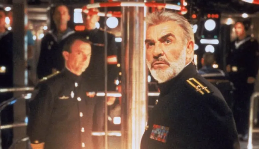 De Sean Connery a Milei: el libro recomendado por Santiago Caputo que explotó en el cine