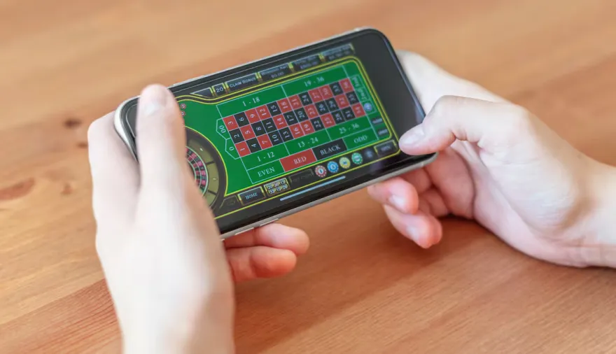 Qué cambiará para los menores y cómo buscan frenar la ludopatía en Provincia