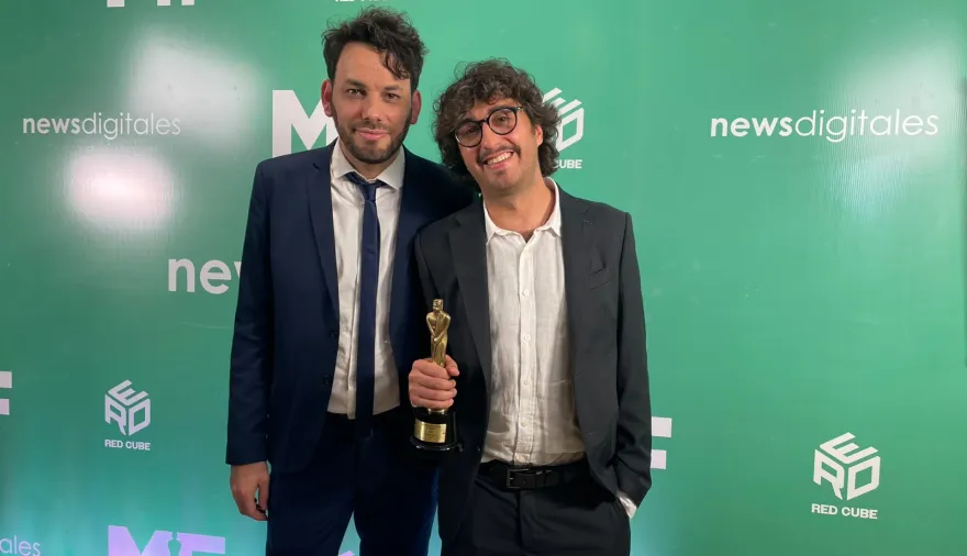 Contragolpe se llevó la estatuilla y su festejo tuvo un fuerte mensaje