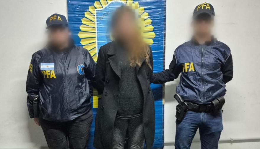 Escapó de la Policía y arrojó casi 19 kilos de droga en la ruta