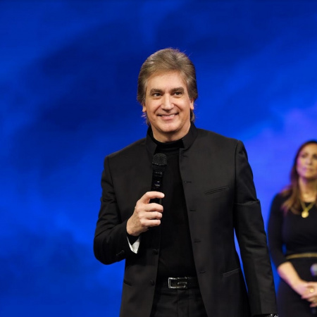 Dante Gebel presentará PRESIDANTE en el Movistar Arena