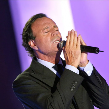 Julio Iglesias tendrá su propia serie en Netflix: los detalles