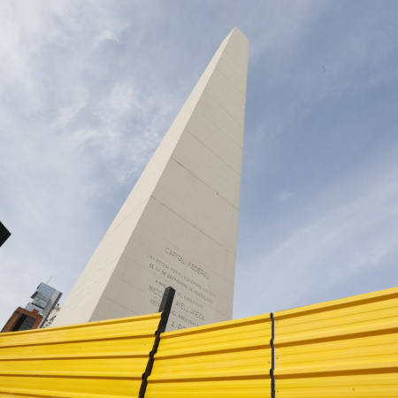 Avanzan las obras para la instalación del mirador en el Obelisco