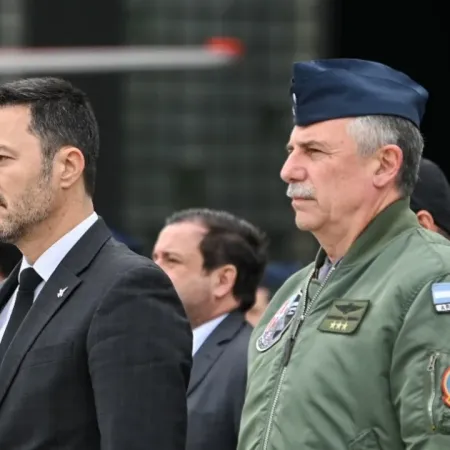 Denuncias por abusos sexuales y viajes con amigos: las razones que impulsaron la salida del jefe de la Fuerza Aérea
