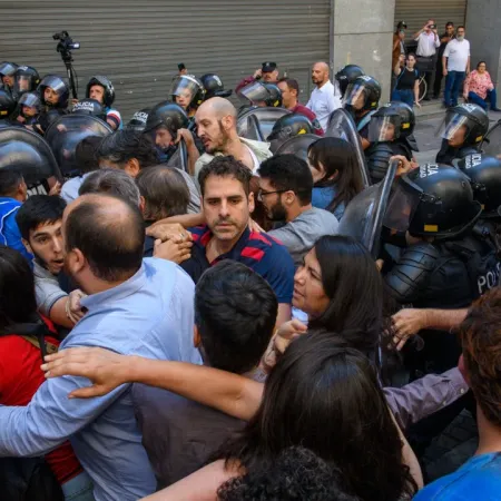 Legislatura porteña: enfermeros de la Ciudad fueron reprimidos en una movilización gremial