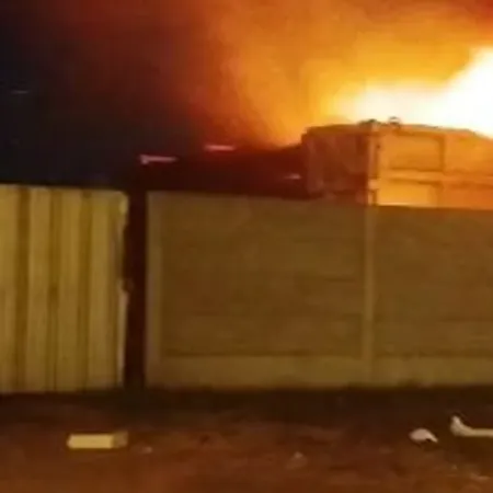 Femicidio de Sofía Delgado: incendio y disturbios en el taller y la casa familiar de uno de los acusados