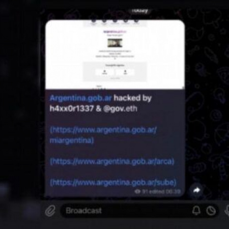 Denuncian que hackearon Mi Argentina, la página del gobierno de Javier Milei