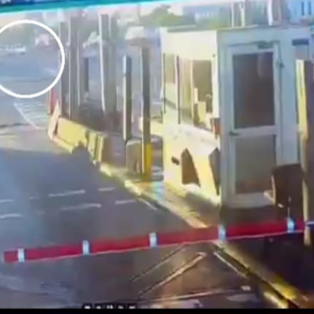 Video: Así fue el choque fatal en la Panamericana en el que murió un hombre al estrellarse en el peaje