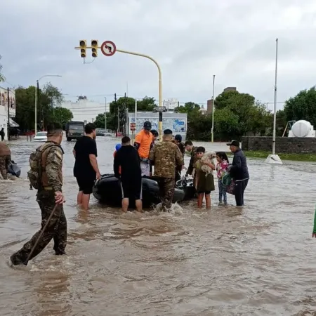 El intendente de Bahía Blanca confirmó que hay 15 muertos por el temporal y decretó 72 horas de duelo
