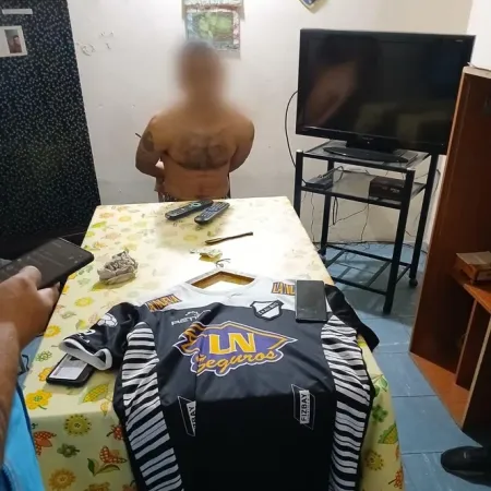 Detienen a un sospechoso de prender fuego al patrullero en los incidentes del miércoles pasado