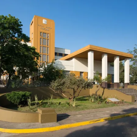 Inspeccionaron el Hospital Santojanni por arrojar sustancias insalubres al espacio público