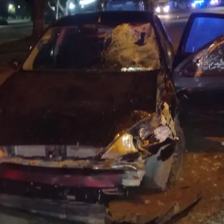 Tragedia y furia: apedrearon un destacamento policial tras la muerte de un joven en un accidente