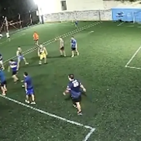 Barras de Vélez atacaron a policías que jugaban un partido de fútbol 5