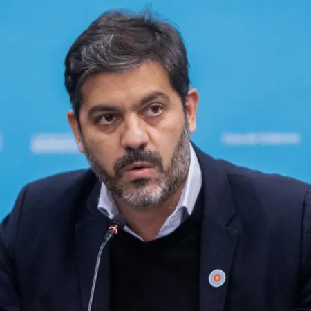 Carlos Bianco, ministro de Gobierno de Kicillof, se negó a un control de alcoholemia y le retuvieron la licencia