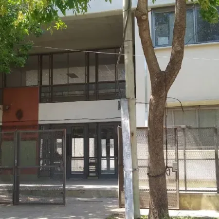 Una alumna llevó un arma y 150 municiones a su escuela de Florencio Varela