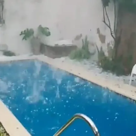 Jueves nada Santo: una fuerte tormenta de lluvia y granizo se abatió en el AMBA
