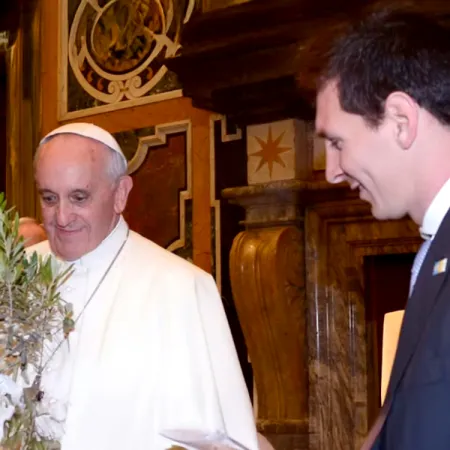 Messi despidió a Francisco: “un Papa distinto, cercano y argentino”