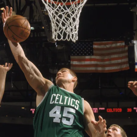 A los 51 años y junto a su hijo, se retiró del básquet un histórico de la Generación Dorada