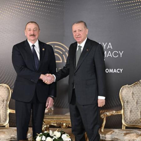 Ilham Aliyev consolida la influencia de Azerbaiyán en el mundo