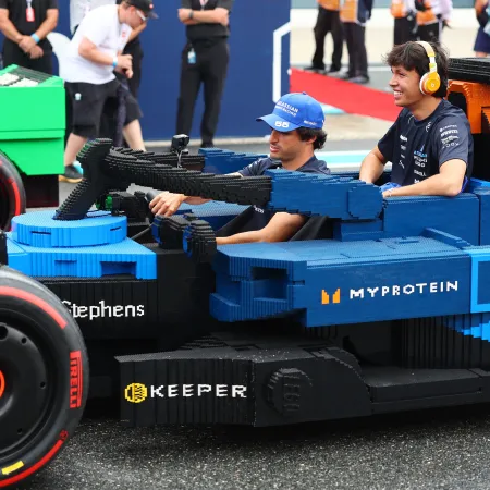 El divertido desfile de autos Lego en el Gran Premio de F1 en Miami
