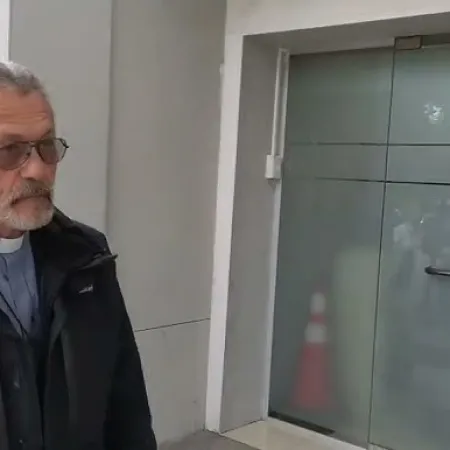 Denuncian que un cura ofreció 120 millones de pesos para silenciar a una víctima