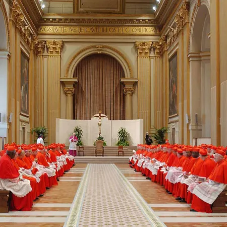 El mundo en vilo: miles esperan al nuevo Papa frente a la Capilla Sixtina